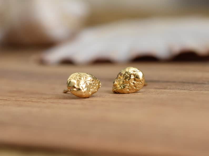 Gold Stud Earrings for Women, Minimalist Studs, 14k Solid Gold Earring, Hammered Gold Earrings, Organic Jewelry, Seashell Earrings