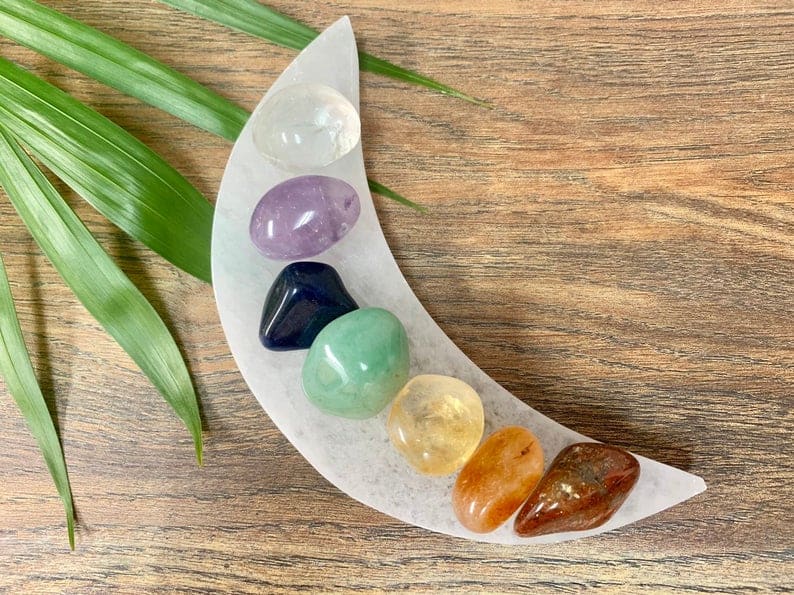 Selenite moon with 7 Chakra stone set and pouch gift set Selenite crescent moon balancing chakra stones crystal healing stone reiki