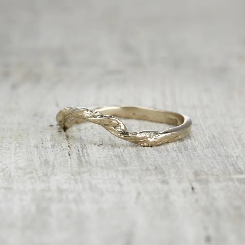 Twisted Wedding Band Curved - Curved Twig Ring in Rose Gold, Yellow Gold, White Gold or Platinum